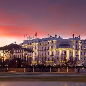***** Hotell Grand Italien